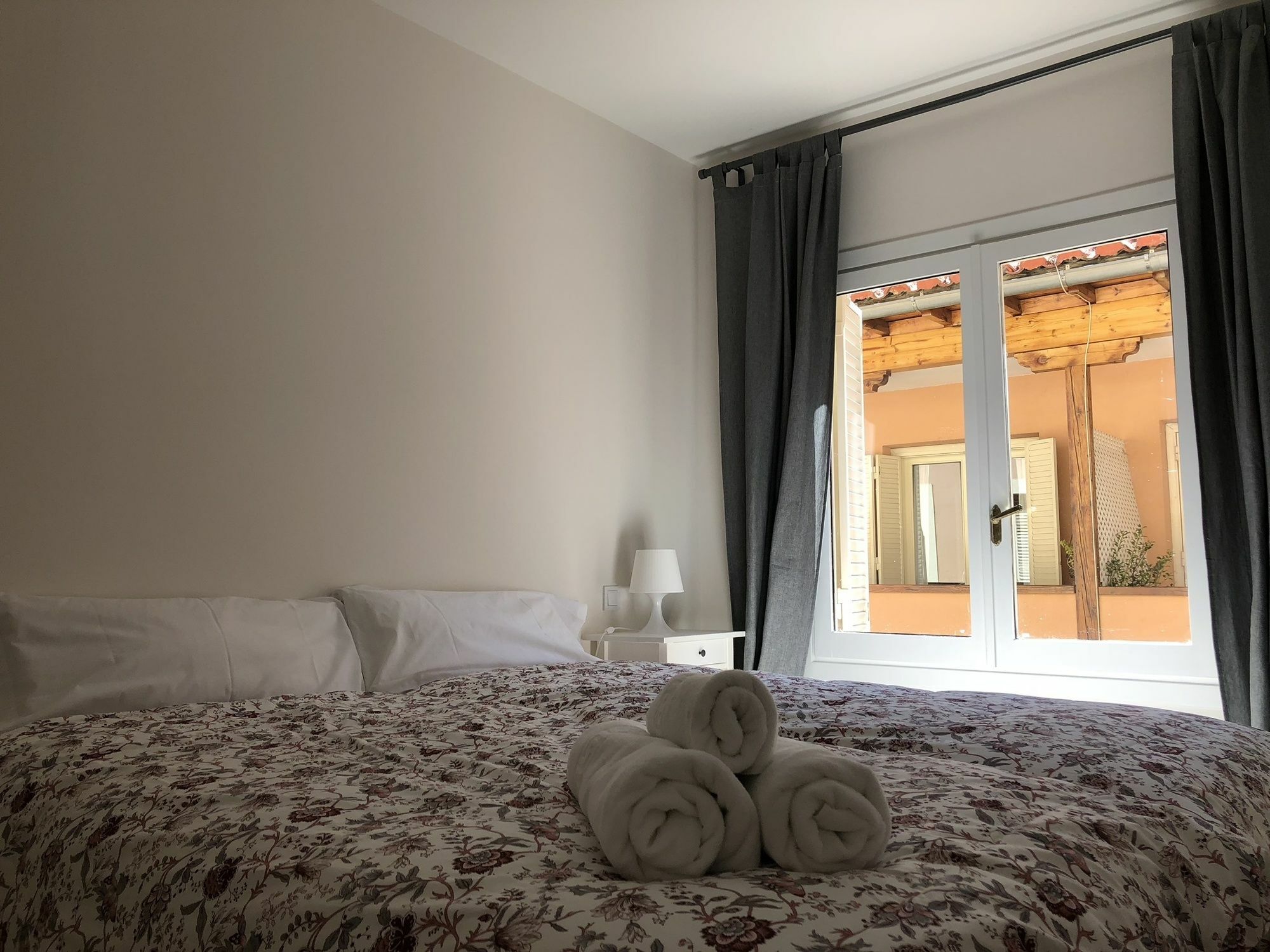 Piso En Edificio Barroco Madrid.アパートメント エクステリア 写真